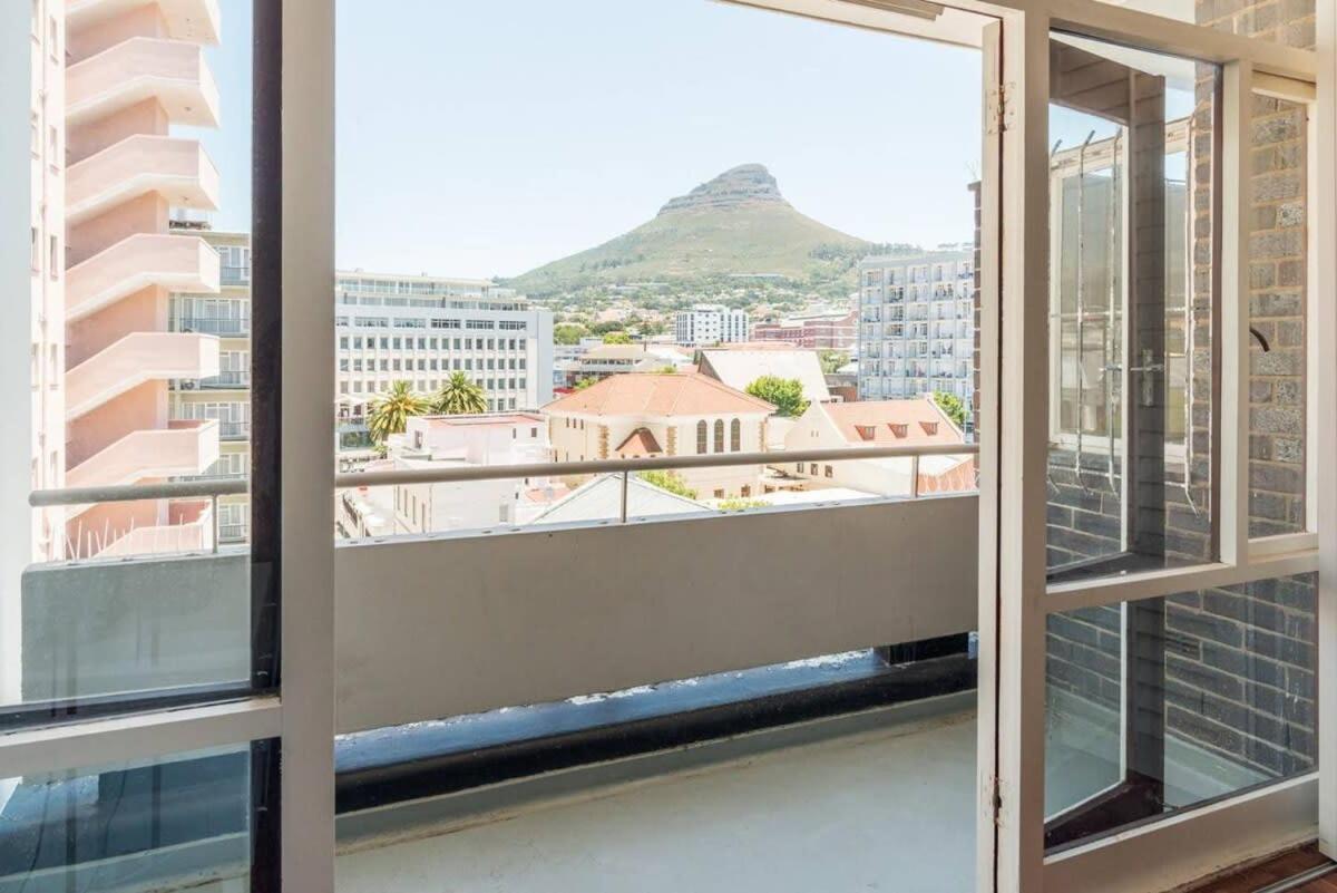 Apartamento Tranquil Garden With Pool Mountain Views